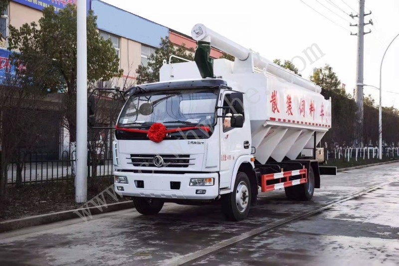 東風(fēng)多利卡12方散裝飼料運輸車
